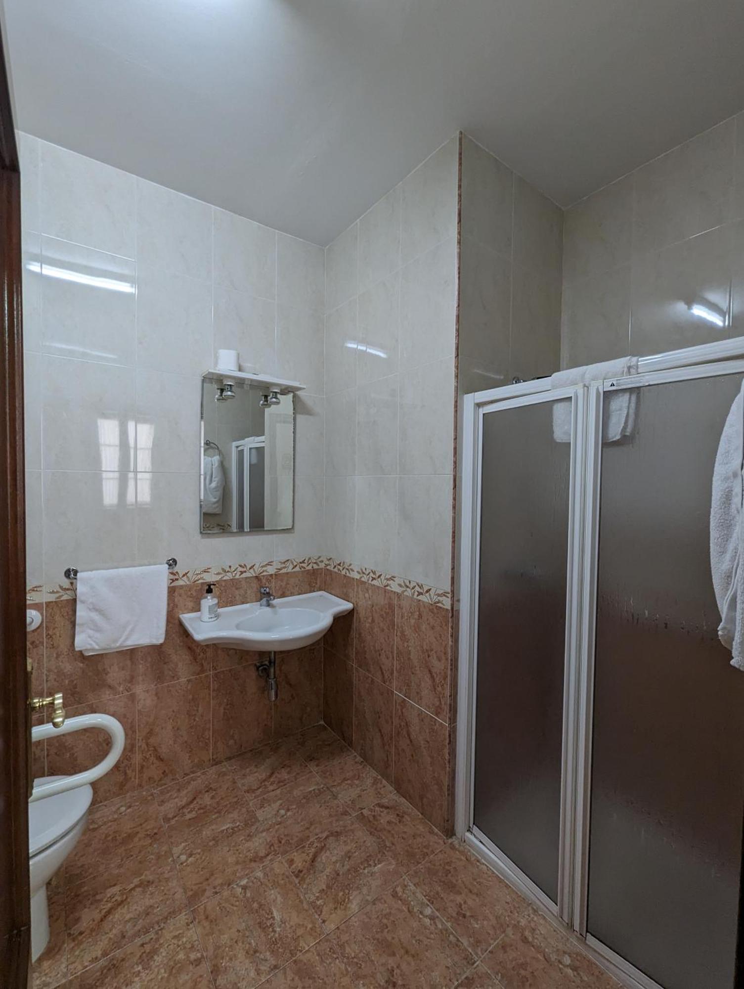 Pension Ciudad Navarro Ramos Granada Luaran gambar